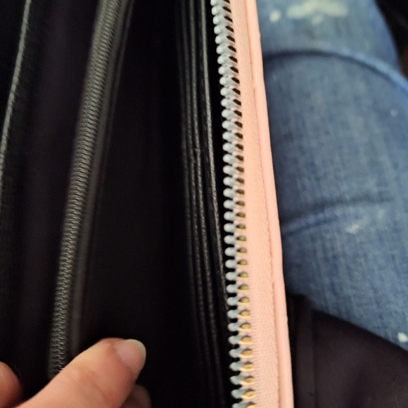 Betsy Johnson wallet - Picture 7 of 8